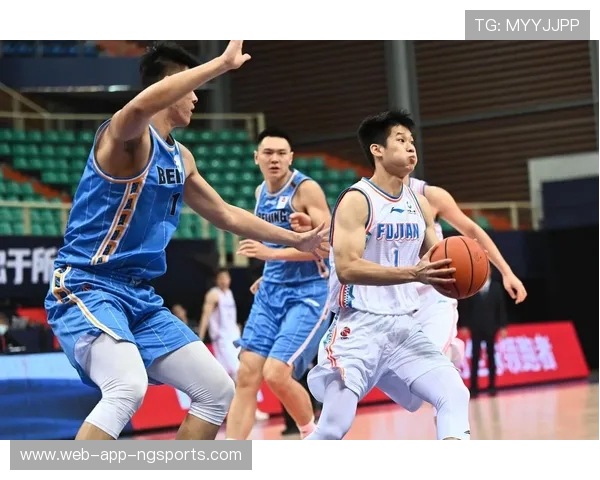 福建浔兴主场鏖战天津先行者激烈对攻上演硬核篮球盛宴