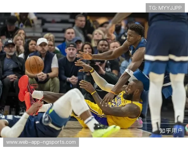 森林狼迎战雷霆，冲击季后赛席位全力出击，胜负悬念引人关注