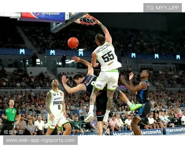 南京足球队耐力表现突出创新高引发全城关注与热议