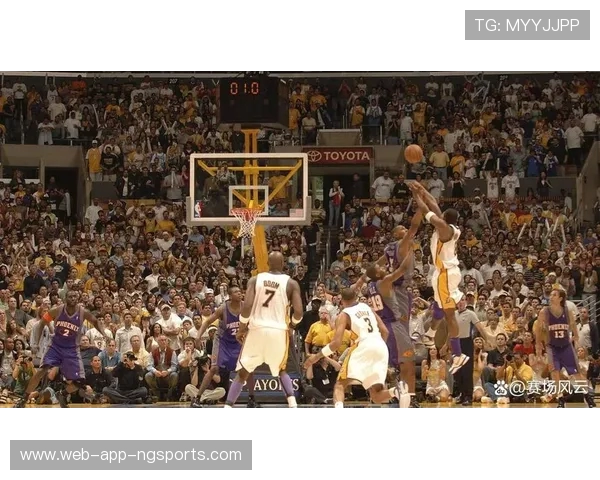 2016年勇士与湖人经典对决回顾球场上的传奇交锋与历史瞬间 2016年勇士与湖人经典对决回顾球场上的传奇交锋与历史瞬间