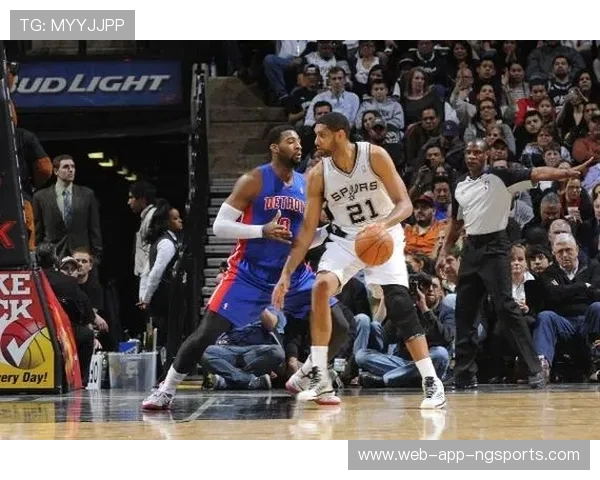 2015年NBA季后赛勇士与马刺的巅峰对决回顾与精彩瞬间分析