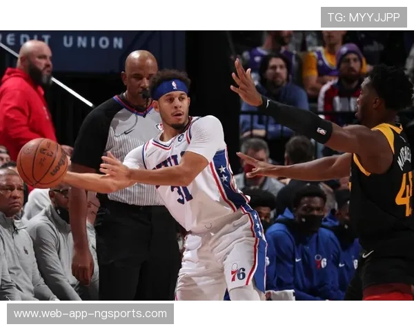 76人对爵士精彩回放11月17日比赛全程回顾与分析 76人对爵士精彩回放11月17日比赛全程回顾与分析